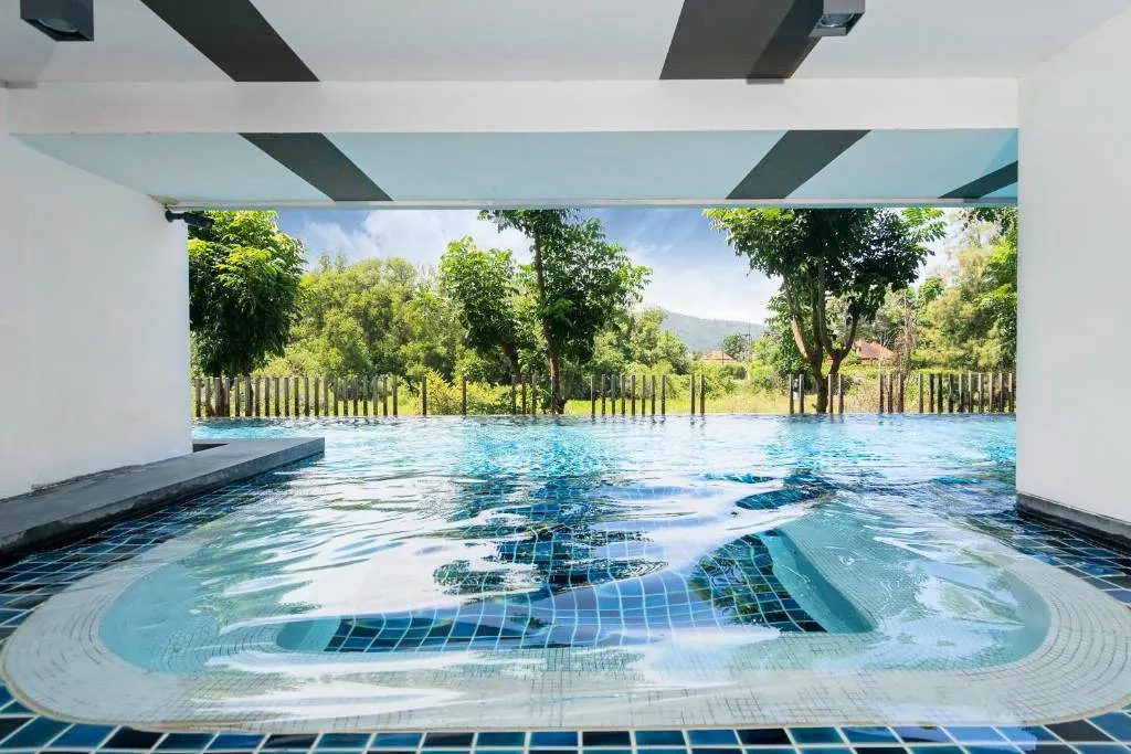 Swimming pool 2 (shared area)
