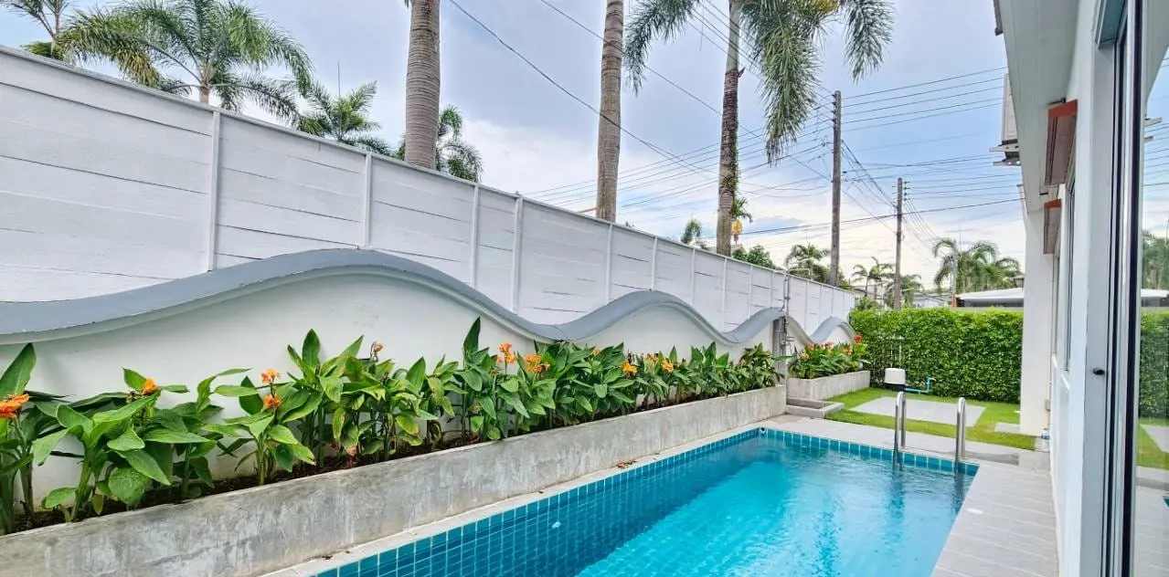 Swimming pool 2 (private use)