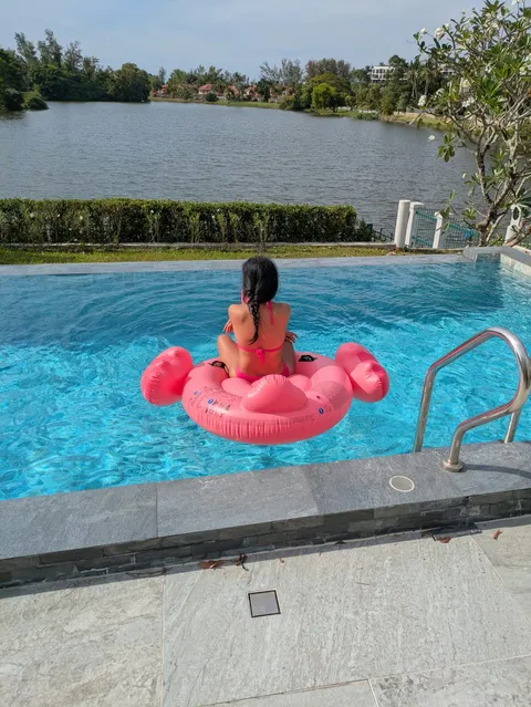 Swimming pool (private use)